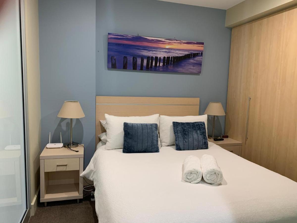 Beachside Luxury Apartments One & Two Bedroom In Beachfront Oaks Pier Building เกลเนลก์ ภายนอก รูปภาพ