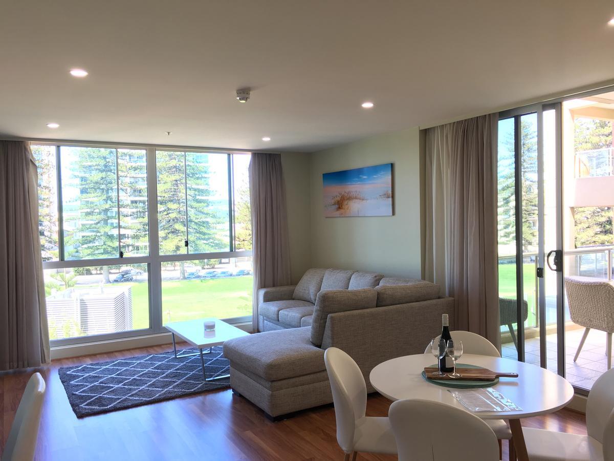 Beachside Luxury Apartments One & Two Bedroom In Beachfront Oaks Pier Building เกลเนลก์ ภายนอก รูปภาพ