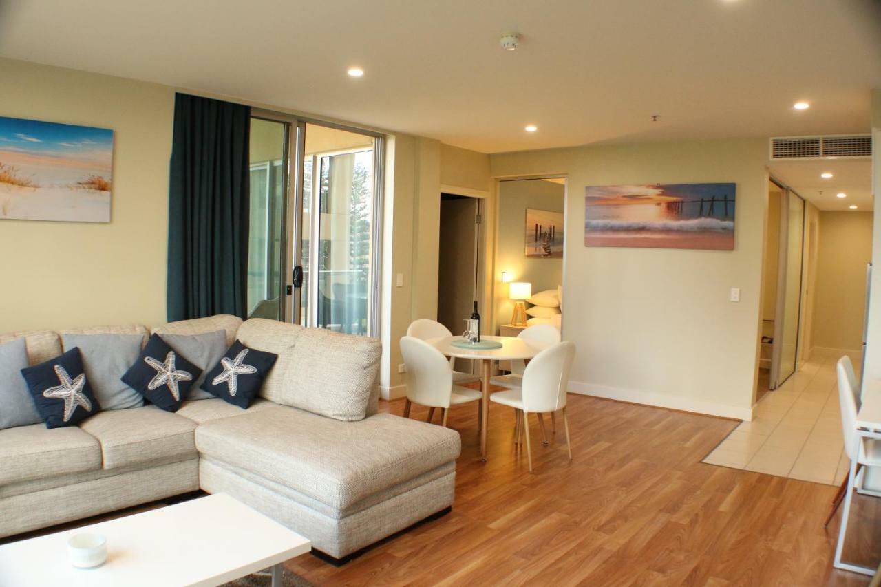 Beachside Luxury Apartments One & Two Bedroom In Beachfront Oaks Pier Building เกลเนลก์ ภายนอก รูปภาพ